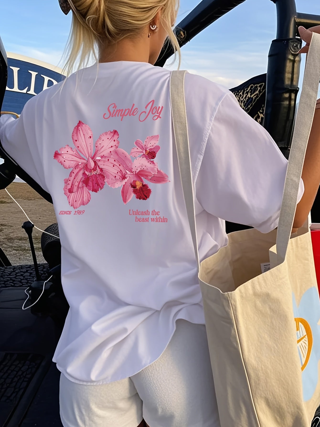 Women's Light Pink Floral & "Simple Joy" Letter Print T-Shirt - Summer Short Sleeve Round Neck Loose Fit Casual Top with Orchid Design, Breathable Everyday Shirt for Spring/Summer Outfits, Relaxed Style, Spring Fashion, Comfortable Fabric, Lightweight