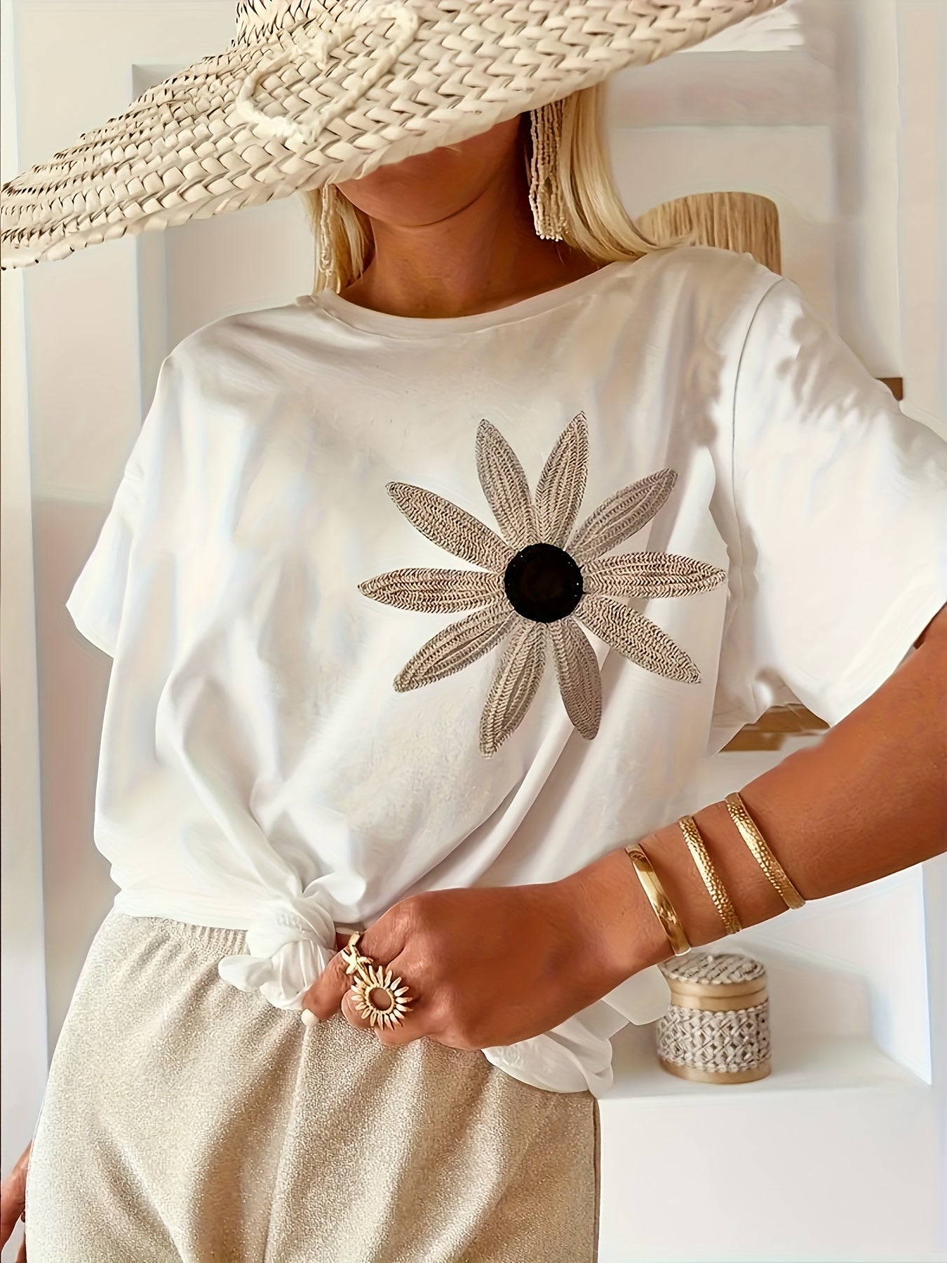 [Floral Women's T-Shirt] Elegant Floral Women's Casual Short Sleeve T-Shirt | Sunflower Applique Black Round Neck Top | Machine Washable Winter Blouse