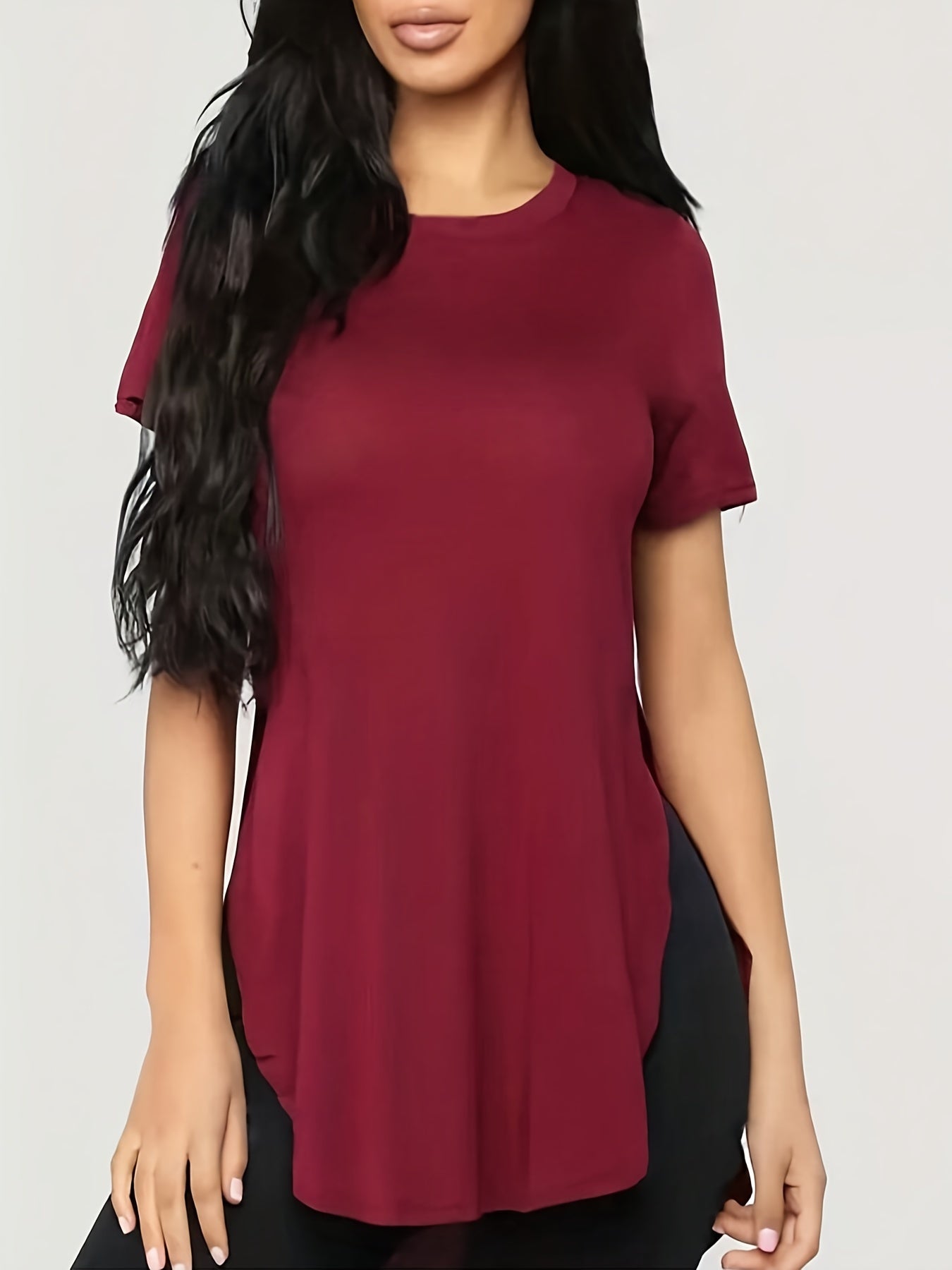 Women'S Elegant Black T-Shirt - Short Sleeve, Crew Neck, Solid Color, Casual Summer Top with "Mama Needs Coffee" Graphic Print, Slim Fit for Casual Attire