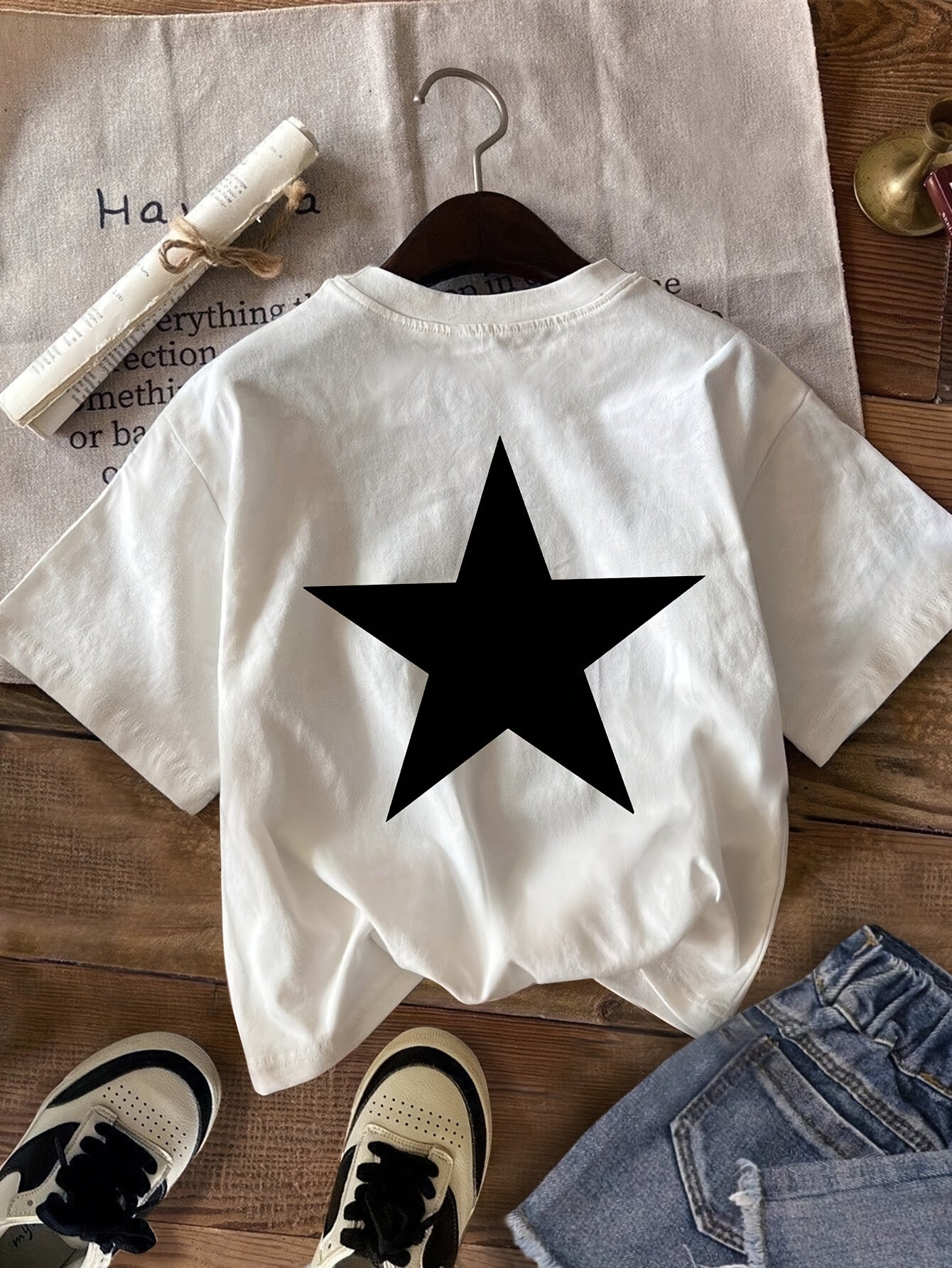 Women's Casual Oversized T-Shirt with Black Star Print - White Round Neck Short Sleeve Top for Spring/Summer, Machine Washable & Breathable Casual Attire, Ladies T Shirts, Spring Summer Apparel, Relaxed Fit Tee, Comfortable Clothing