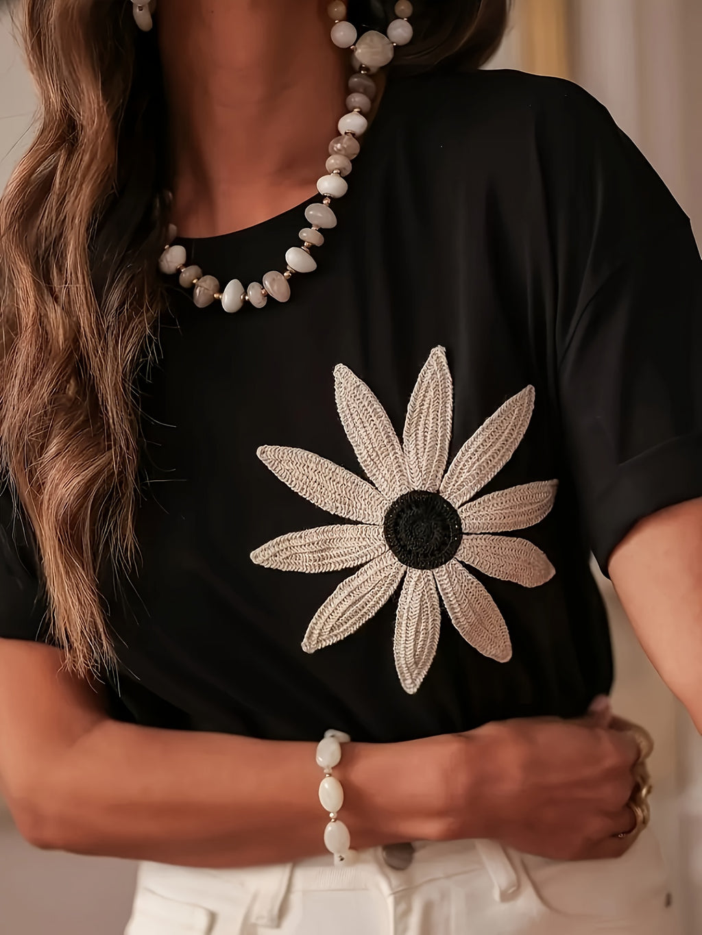 [Floral Women's T-Shirt] Elegant Floral Women's Casual Short Sleeve T-Shirt | Sunflower Applique Black Round Neck Top | Machine Washable Winter Blouse