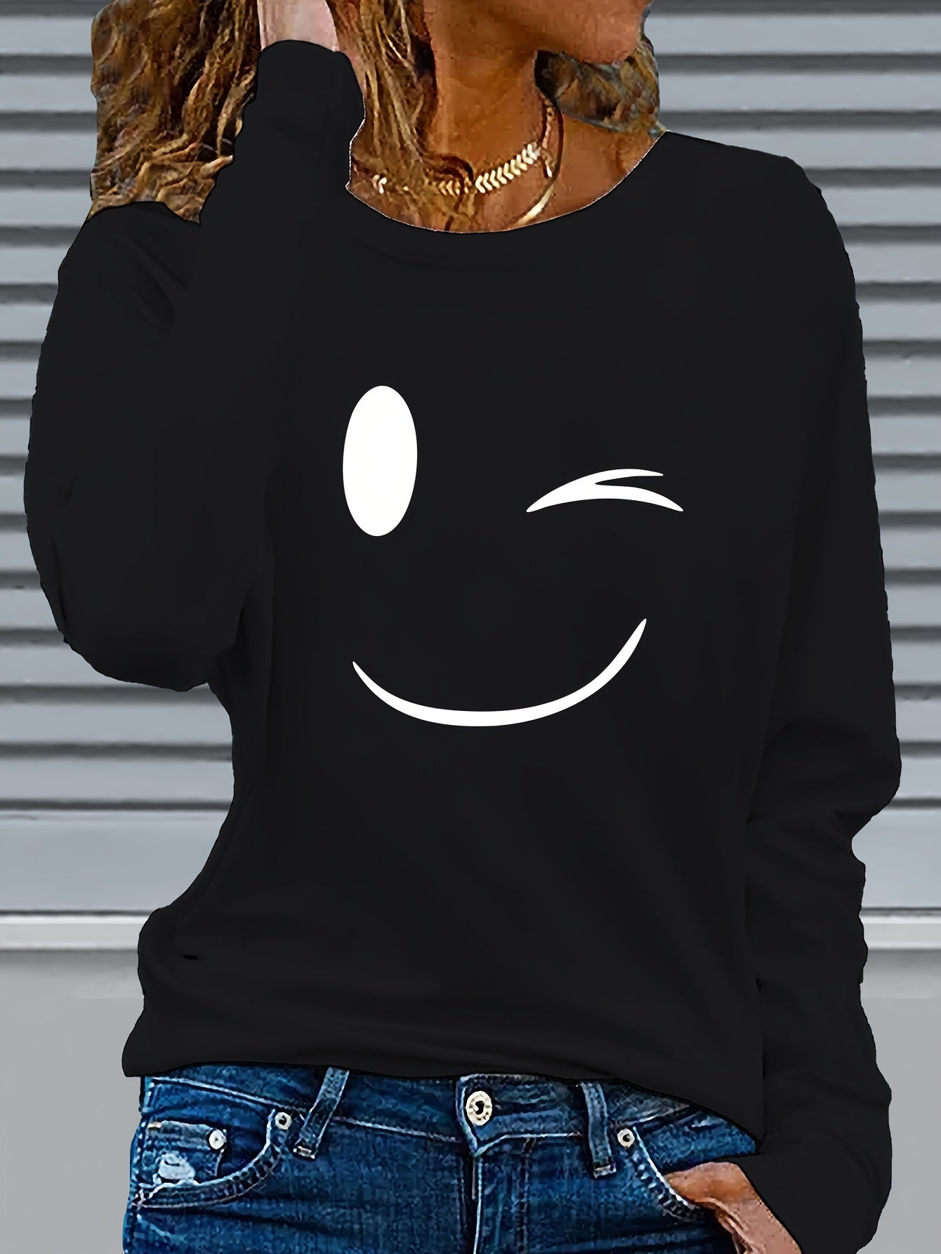 Women's Casual Graphic Print Long Sleeve Crew Neck T-Shirt - Playful joyful Face Design, Soft Breathable Fabric, Regular Fit for Spring & Fall, Winter Apparel, Wink Motif Top, Machine Washable, Durable Clothing