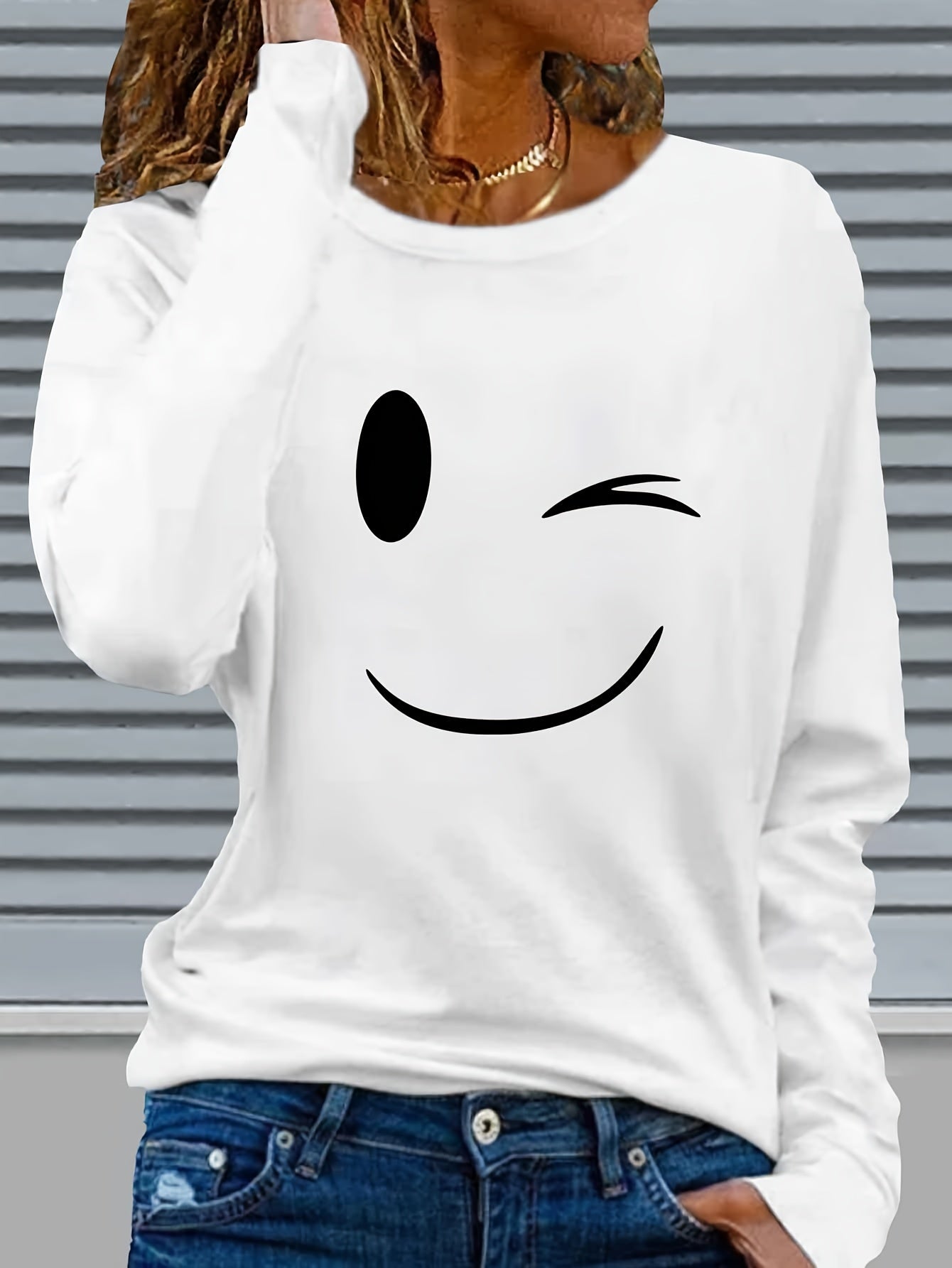Women's Casual Graphic Print Long Sleeve Crew Neck T-Shirt - Playful joyful Face Design, Soft Breathable Fabric, Regular Fit for Spring & Fall, Winter Apparel, Wink Motif Top, Machine Washable, Durable Clothing