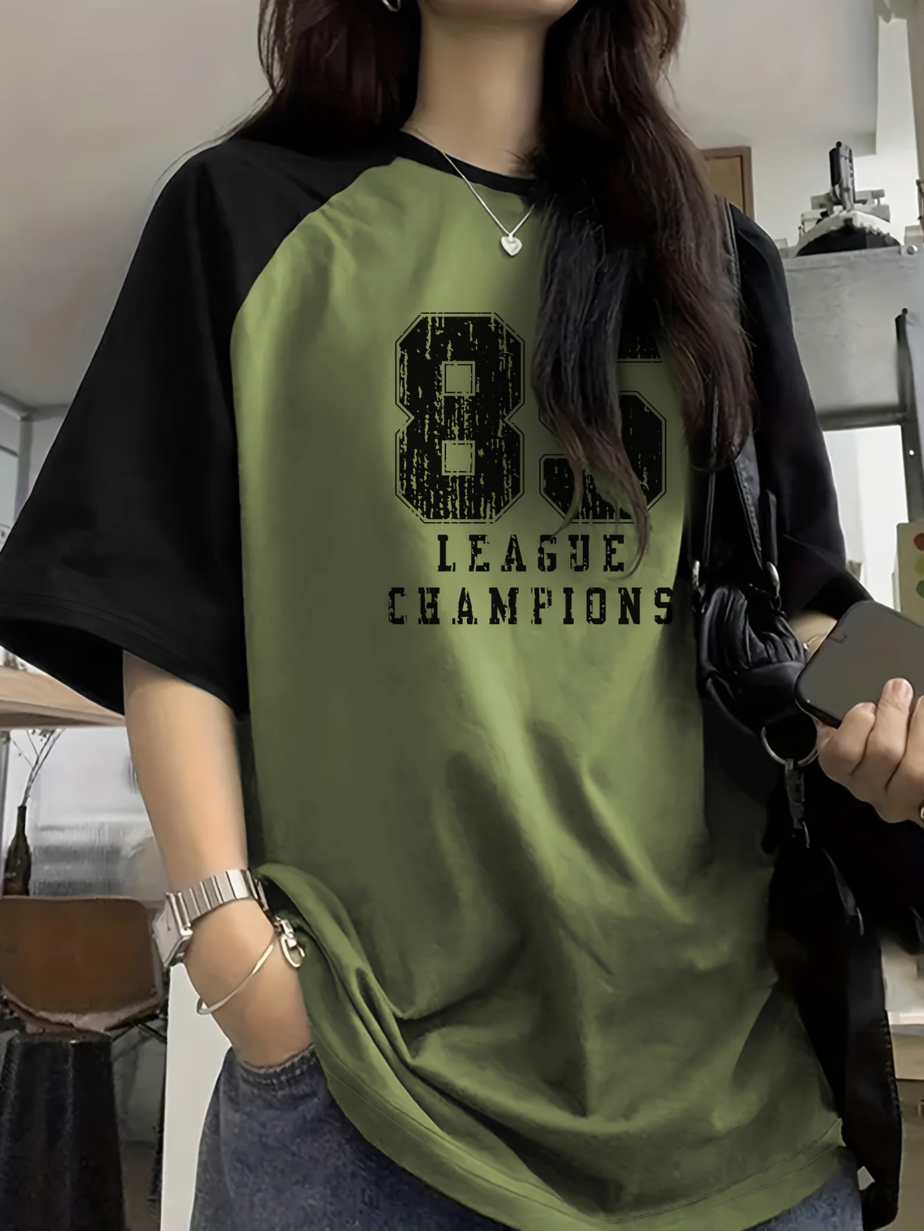 Women'S Casual Y2K-Inspired "8.5 League Champions" Graphic Tee - Black & Olive, Short Sleeve, Crew Neck, Casual Attire|Vintage Print Top|Short Sleeve Shirt