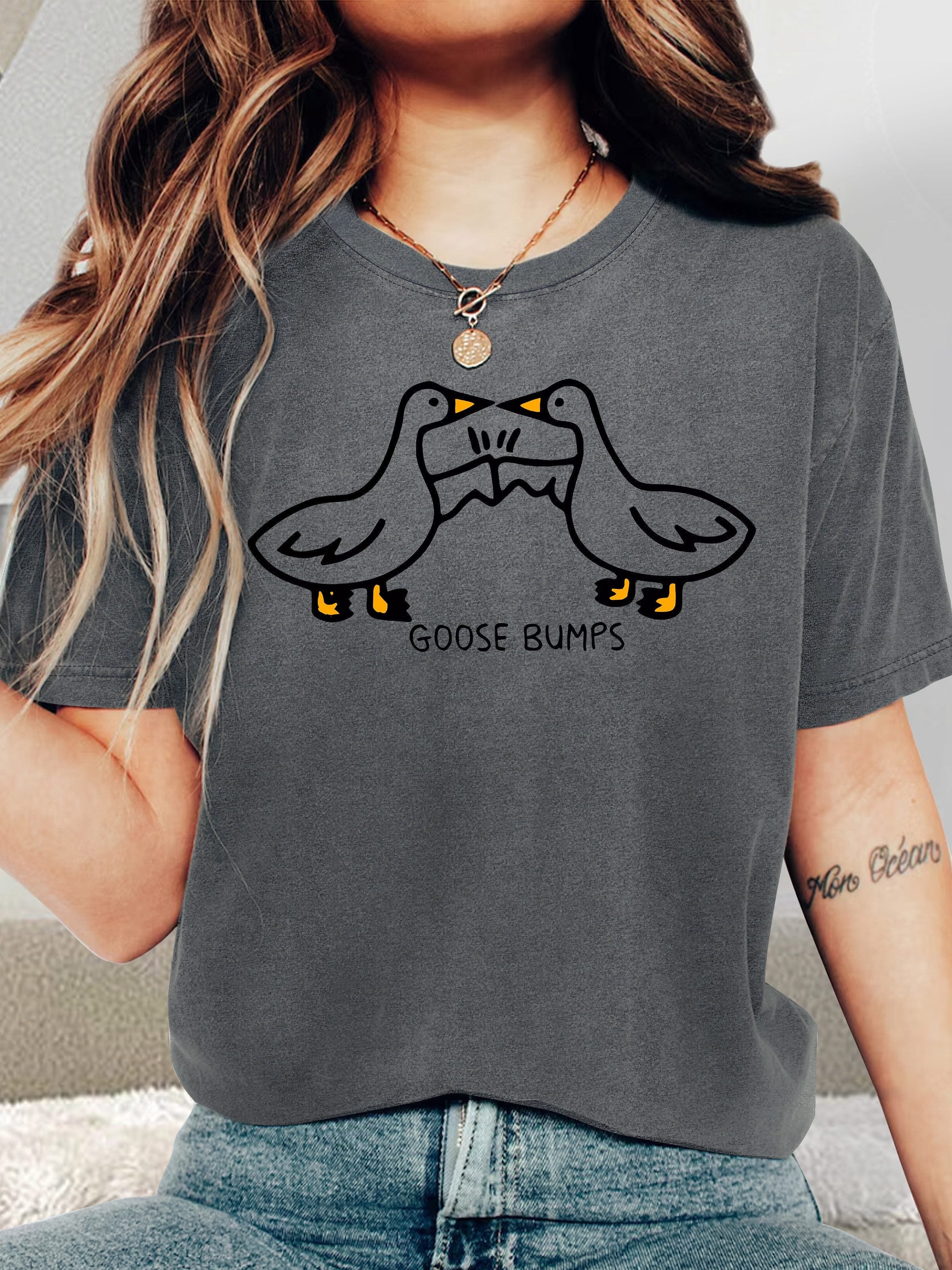 Women's Navy Blue Goose Bumps Graphic T-Shirt - Vintage Casual Short Sleeve Top with Playful Goose Design, Round Neck, Machine Washable, Spring Summer Fall Essential (S-XXL), Spring Summer Apparel, Animal Print Shirt, Comfortable Fit Shirt