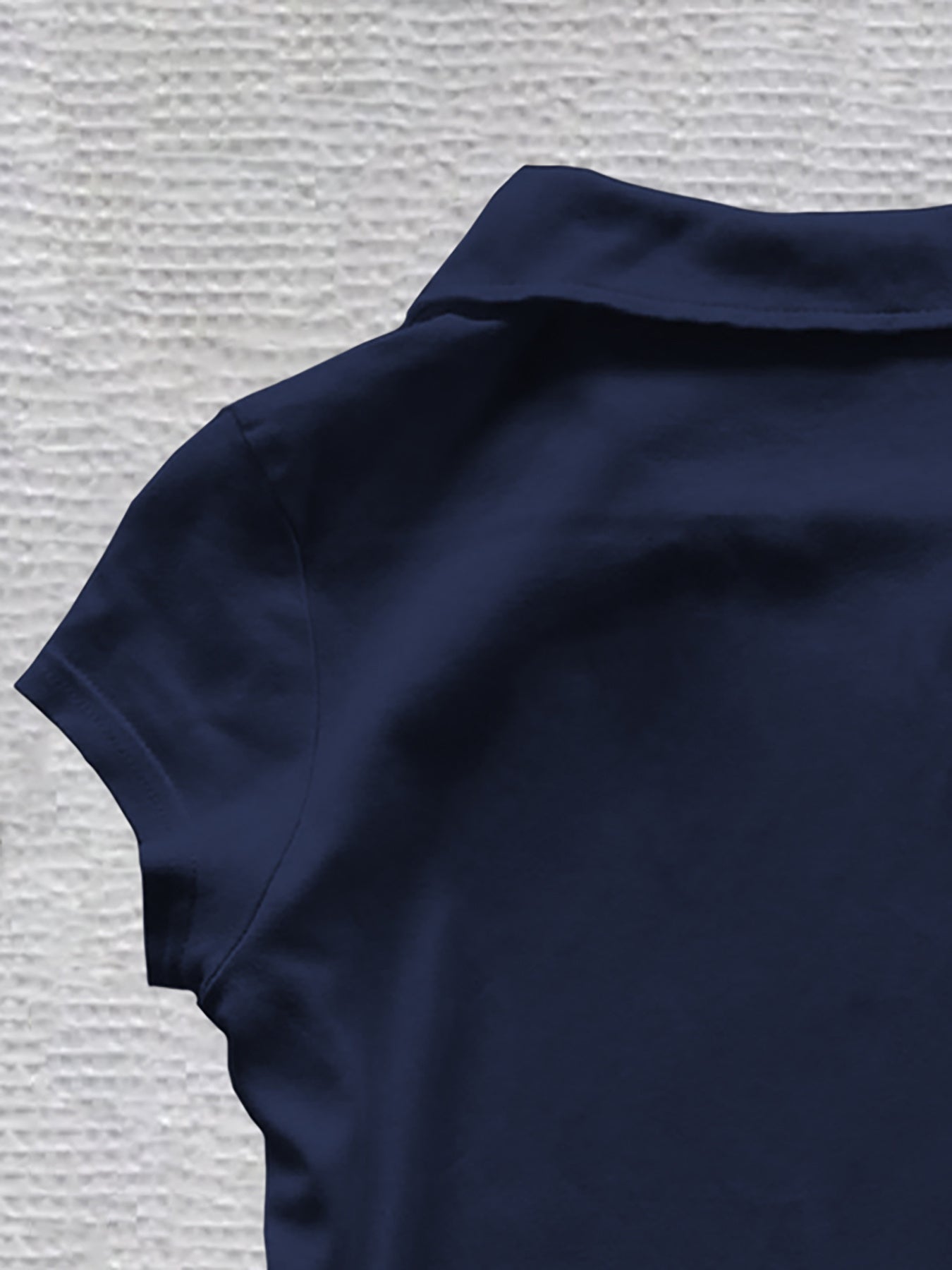 Women'S Y2K Retro Shirt - Slim Fit Cropped Top, Navy Blue, Non-Transparent Fabric for Gym, Casual Outfits - Vintage 2000s Fashion T-Shirt, Gym Apparel, Nontransparent Material, Workout Clothing, Breathable Fabric, Short Sleeve Top, Women