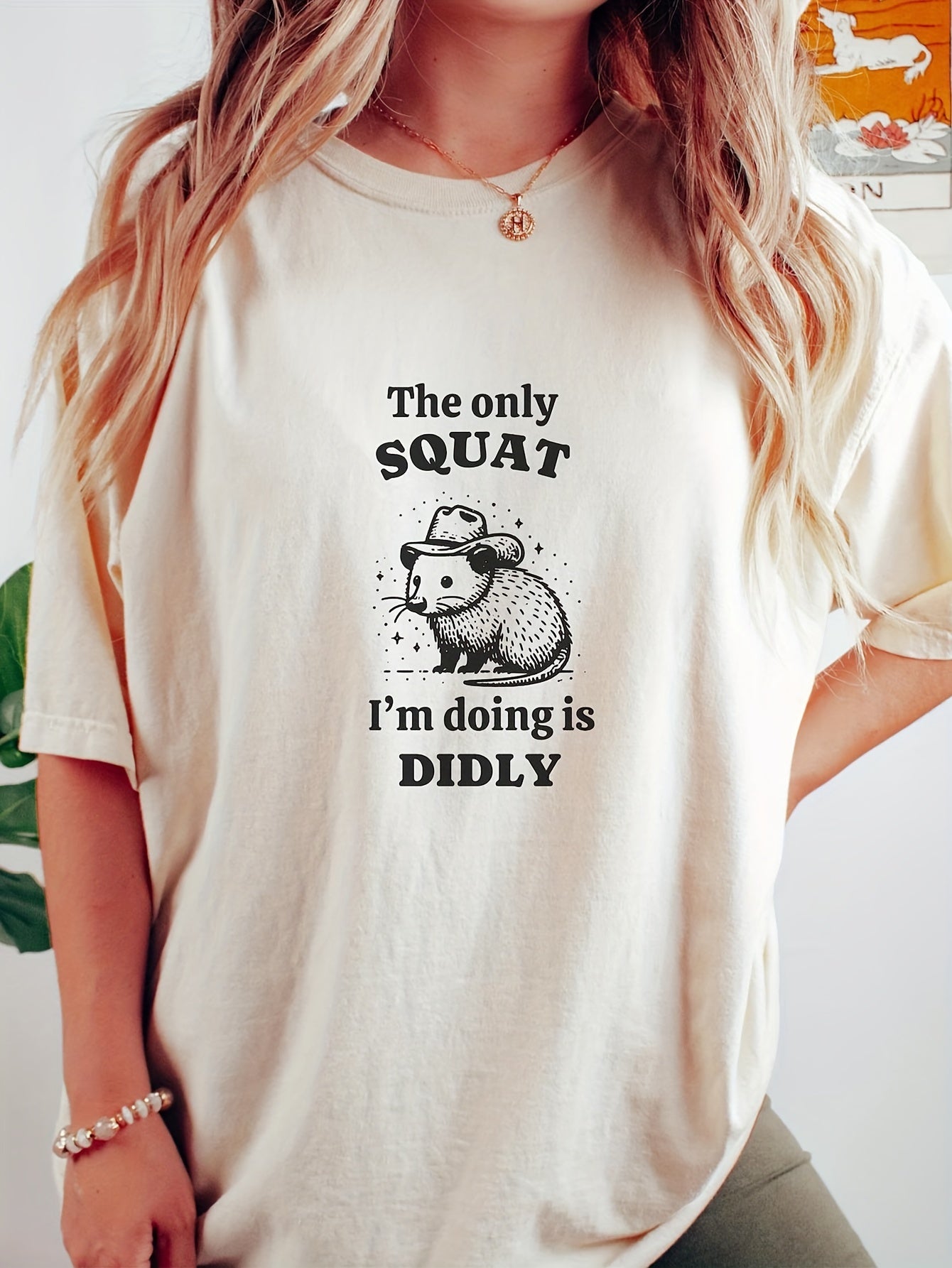 Funny Didly Squat Graphic Tee - Relaxed Fit, Crew Neck, Short Sleeve, Casual Women's T-Shirt for Spring and Summer, Humorous Print Clothing