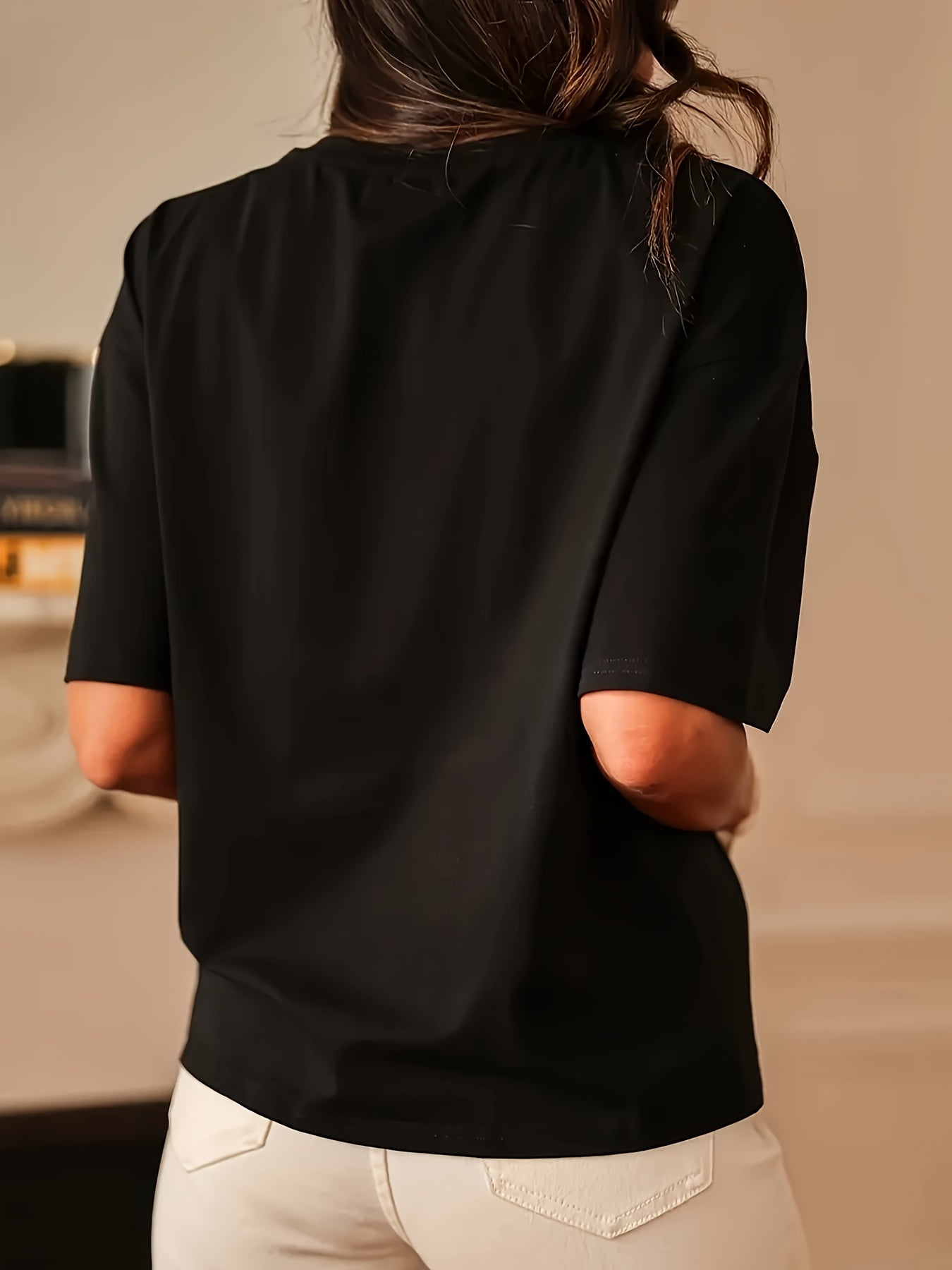 [Floral Women's T-Shirt] Elegant Floral Women's Casual Short Sleeve T-Shirt | Sunflower Applique Black Round Neck Top | Machine Washable Winter Blouse