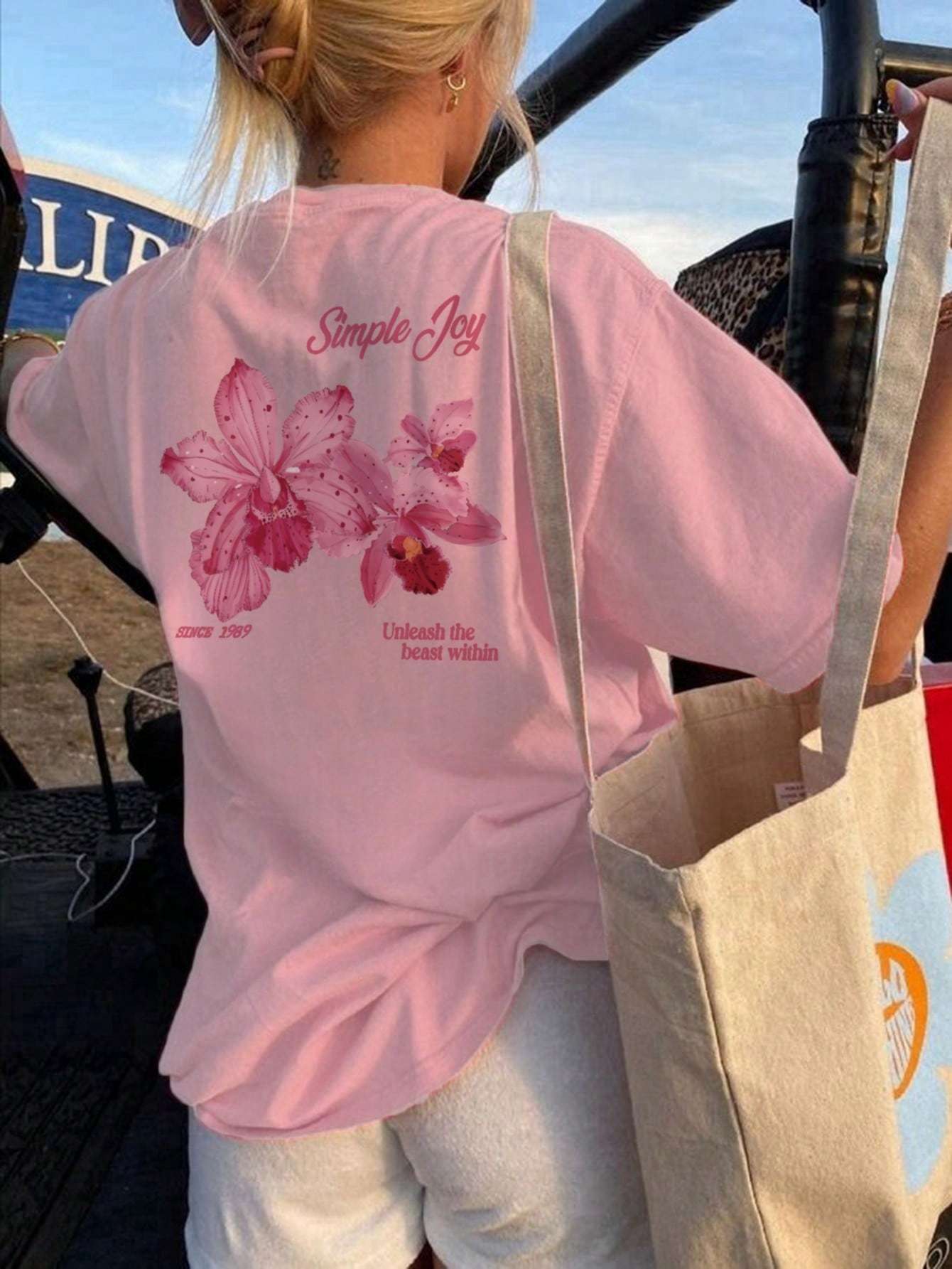 Women's Light Pink Floral & "Simple Joy" Letter Print T-Shirt - Summer Short Sleeve Round Neck Loose Fit Casual Top with Orchid Design, Breathable Everyday Shirt for Spring/Summer Outfits, Relaxed Style, Spring Fashion, Comfortable Fabric, Lightweight